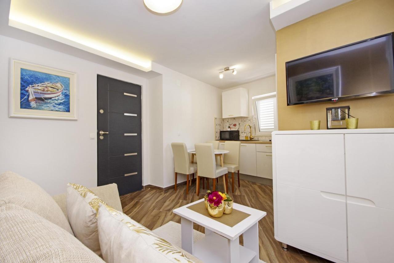 Apartments By The Sea Baska Voda, Makarska - 17570 ภายนอก รูปภาพ