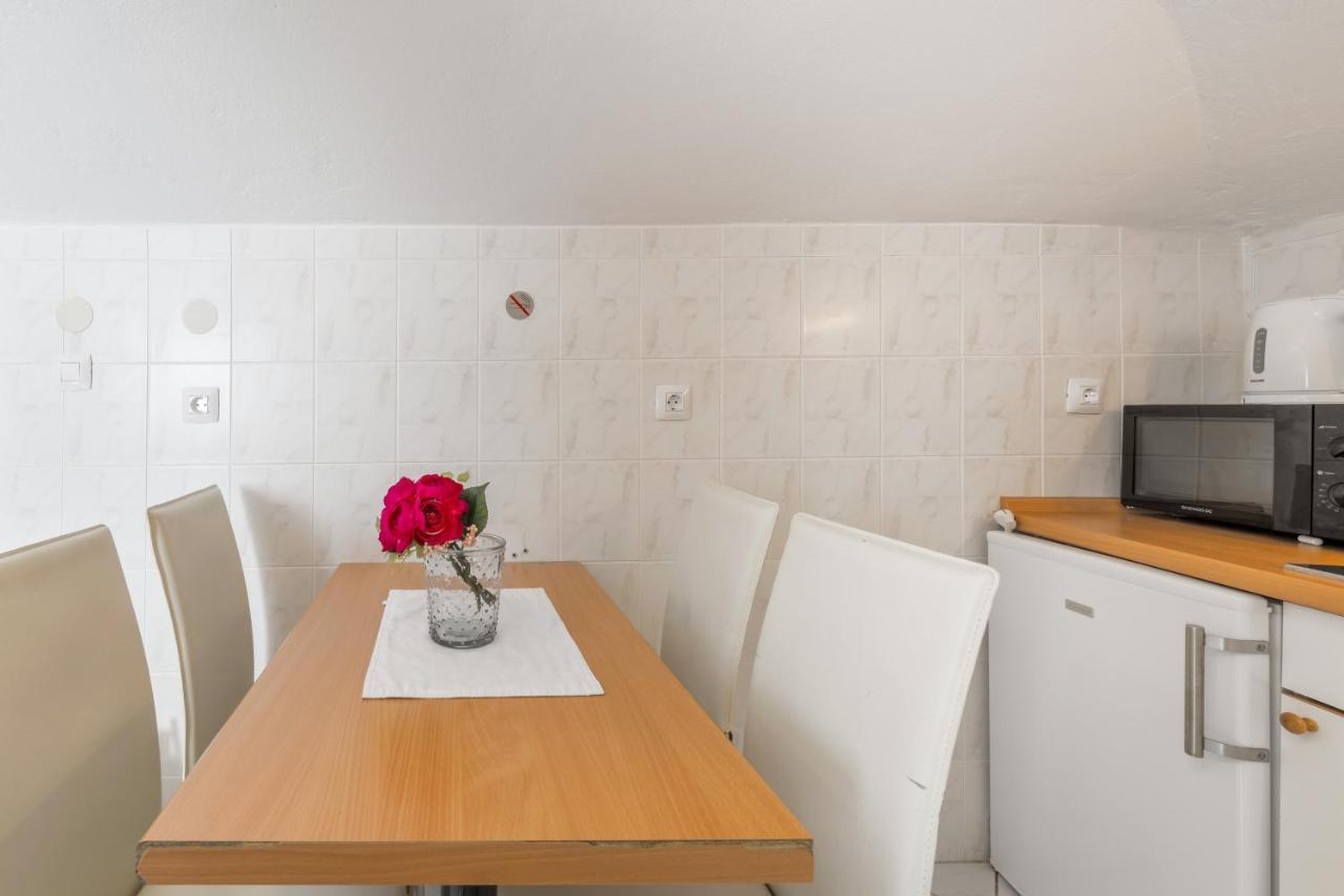 Apartments By The Sea Baska Voda, Makarska - 17570 ภายนอก รูปภาพ