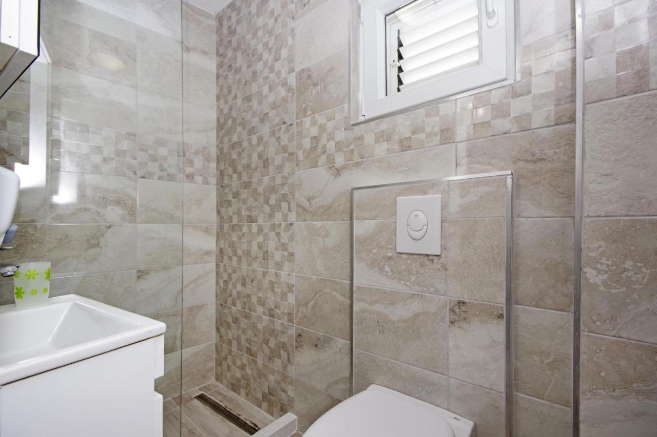 Apartments By The Sea Baska Voda, Makarska - 17570 ภายนอก รูปภาพ
