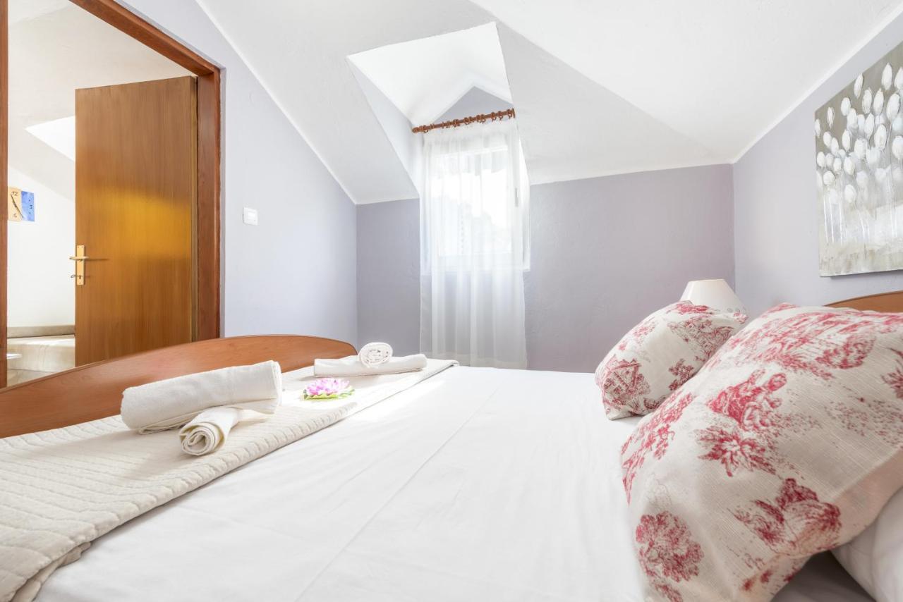 Apartments By The Sea Baska Voda, Makarska - 17570 ภายนอก รูปภาพ