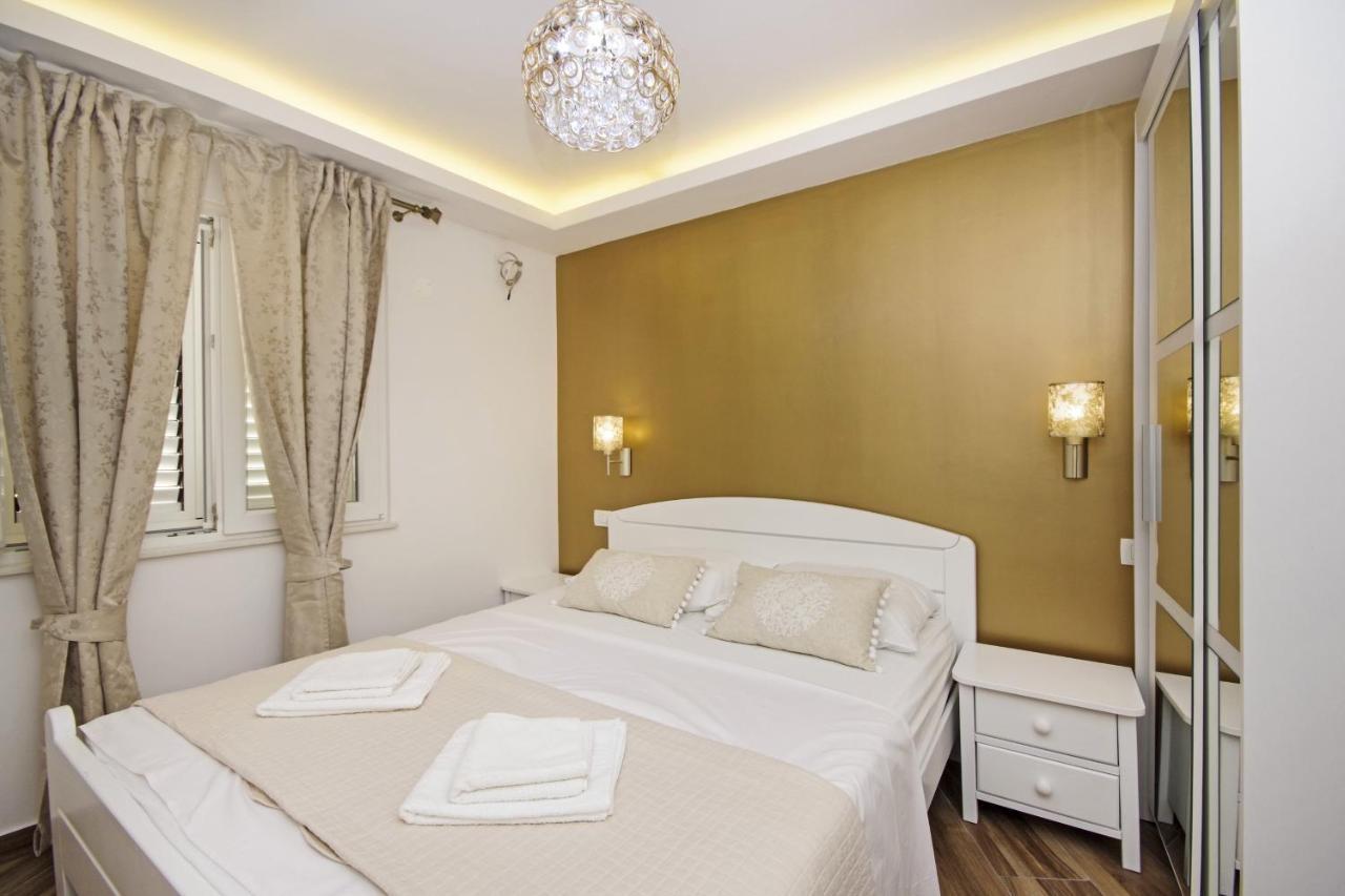Apartments By The Sea Baska Voda, Makarska - 17570 ภายนอก รูปภาพ