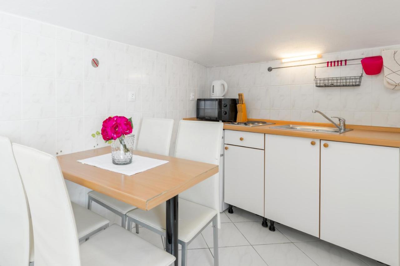 Apartments By The Sea Baska Voda, Makarska - 17570 ภายนอก รูปภาพ