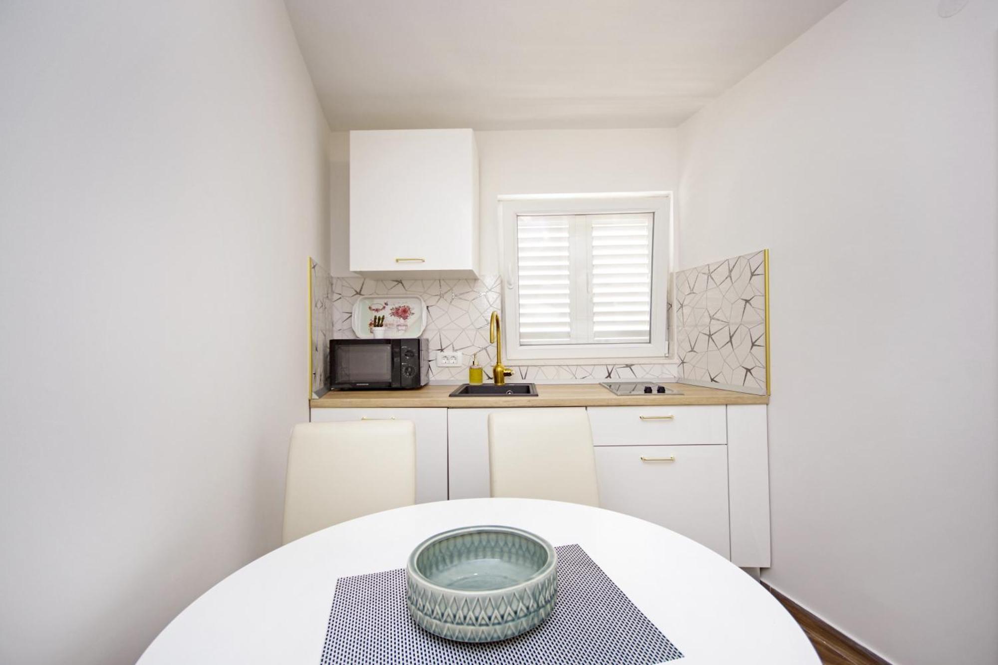 Apartments By The Sea Baska Voda, Makarska - 17570 ห้อง รูปภาพ